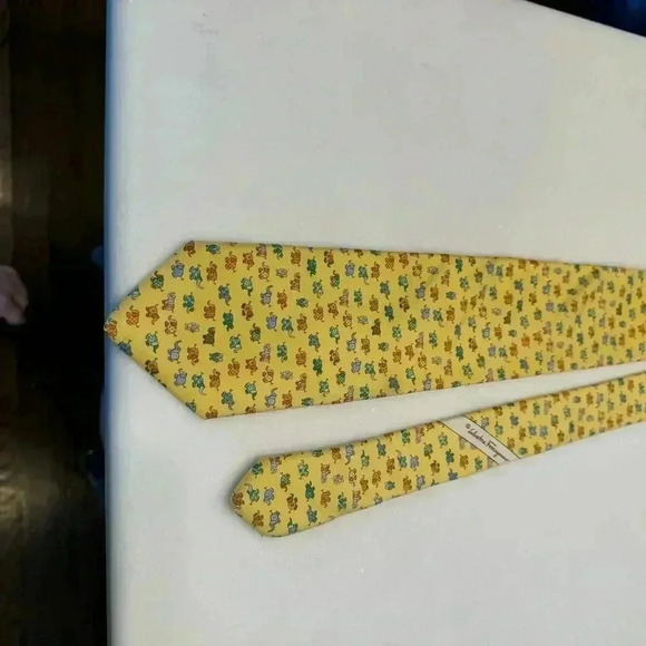 Salvatore Ferragamo luxury yellow silk tie with small whimsical elephant print. - Picture 8 of 11
